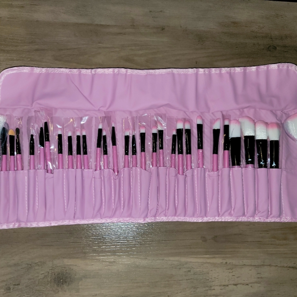 NEW Makeup brushes